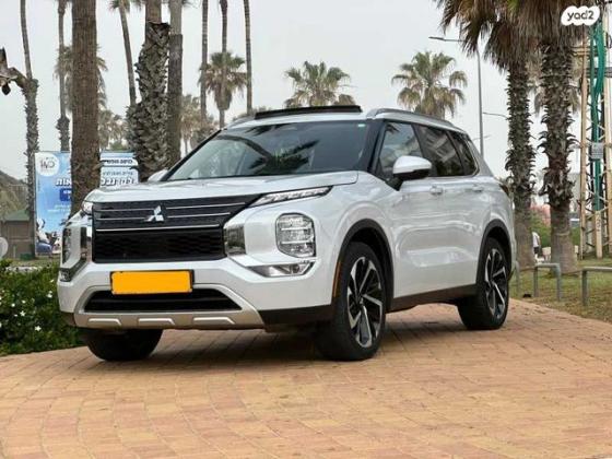 מיצובישי אאוטלנדר Premium אוט' 7 מק' 2.5 (181 כ"ס) בנזין 2021 למכירה בראשון לציון