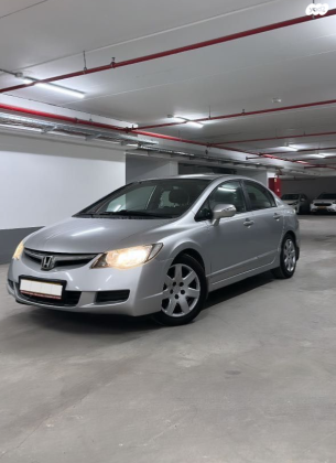 הונדה סיוויק סדאן החדשה LS אוט' 1.8 (140 כ''ס) בנזין 2009 למכירה בחדרה