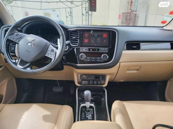 מיצובישי אאוטלנדר Premium אוט' 7 מק' 2.0 (150 כ''ס) בנזין 2019 למכירה בראשון לציון