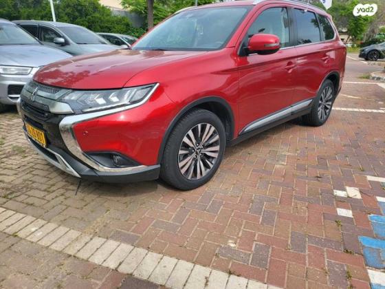 מיצובישי אאוטלנדר Premium אוט' 7 מק' 2.0 (150 כ''ס) בנזין 2019 למכירה בראשון לציון