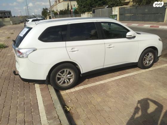 מיצובישי אאוטלנדר Instyle אוט' 7 מק' 2.0 (150 כ"ס) בנזין 2014 למכירה בגן יבנה