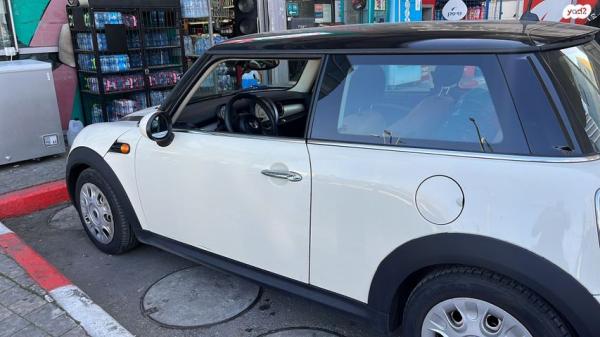 מיני ONE Salt ידני 3 דל' 1.6 (98 כ"ס) בנזין 2013 למכירה בבני ברק