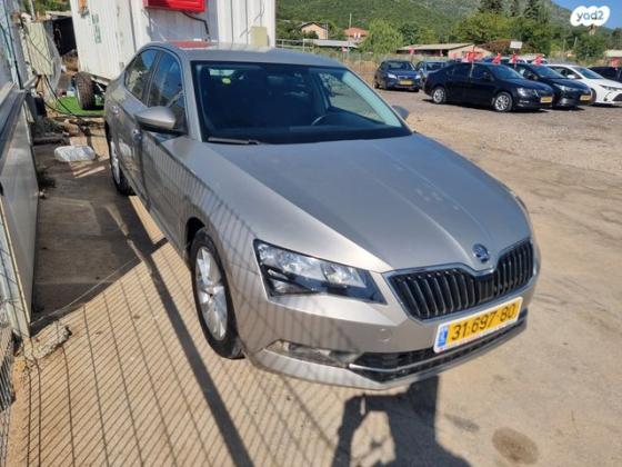 סקודה סופרב (עד 2019) Ambition אוט' 1.8 (180 כ''ס) בנזין 2017 למכירה במירון