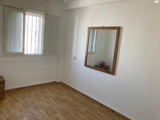 נחל עוז 10 (דקר)