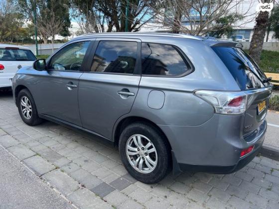 מיצובישי אאוטלנדר Instyle אוט' 7 מק' 2.0 (150 כ"ס) בנזין 2015 למכירה בנתניה
