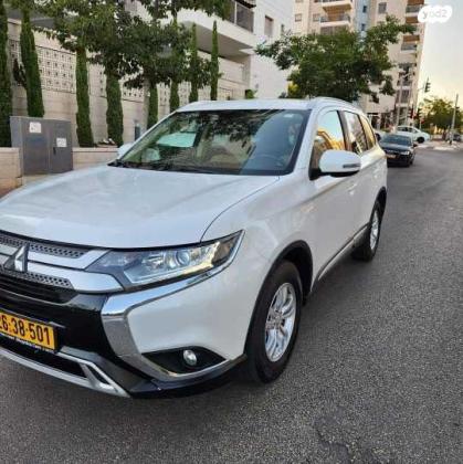 מיצובישי אאוטלנדר Intense אוט' 7 מק' 2.0 (150 כ"ס) בנזין 2019 למכירה בראשון לציון