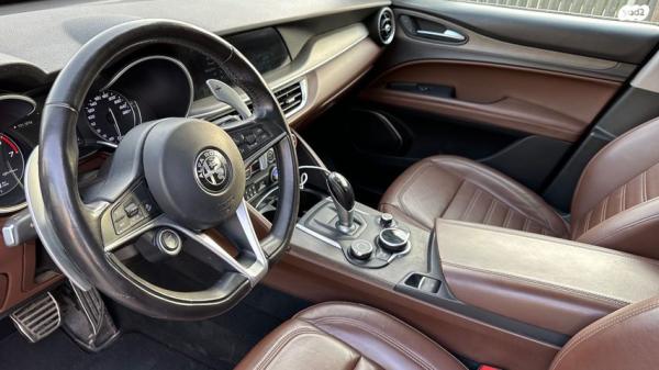 אלפא רומיאו סטלויו 4X4 First Edition SR אוט' 2.0 (280 כ''ס) בנזין 2018 למכירה בחדרה