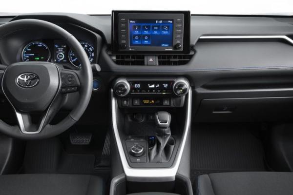 טויוטה RAV4 הייבריד E-xperience הייבריד 5 דל' אוט' 2.5 (178 כ''ס) בנזין 2023 למכירה בתל אביב יפו