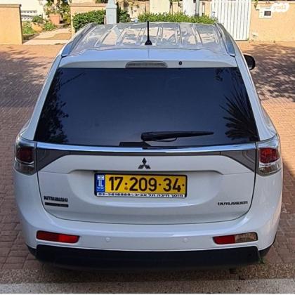 מיצובישי אאוטלנדר Instyle אוט' 7 מק' 2.0 (150 כ"ס) בנזין 2015 למכירה בראשון לציון