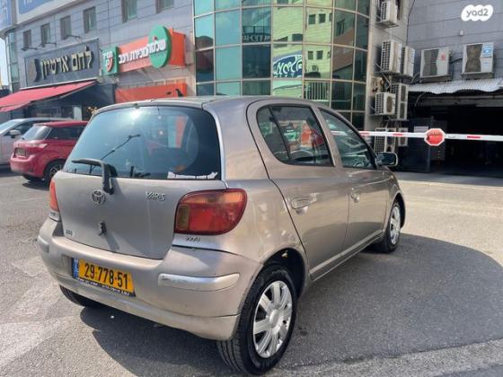 טויוטה יאריס Sol אוט' 1.3 (87 כ''ס) בנזין 2004 למכירה בנתניה