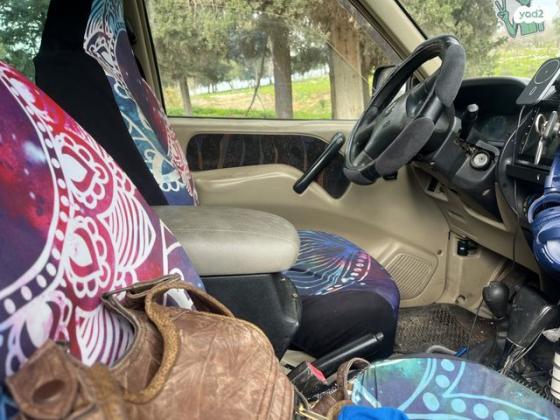 ניסאן טראנו ארוך 4X4 SR אוט' דיזל 2.7 (125 כ''ס) דיזל 2001 למכירה בתל אביב יפו