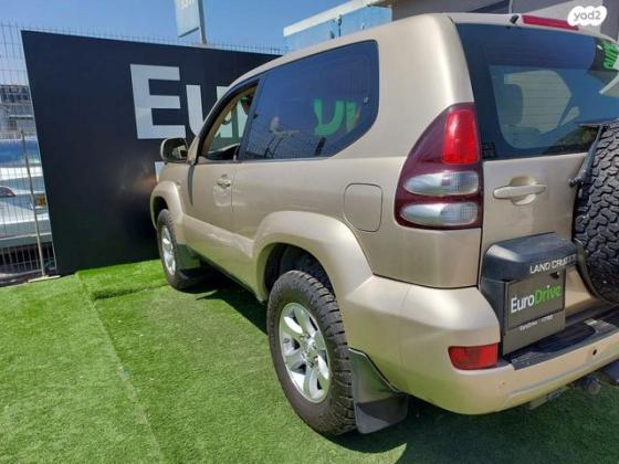 טויוטה לנד קרוזר קצר 4X4 STD אוט' דיזל 3.0 (173 כ''ס) דיזל 2005 למכירה בראשון לציון