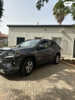 טויוטה RAV4 ארוך 4X2 Experience אוט' 2.0 (175 כ''ס) בנזין 2019 למכירה ברמת השרון