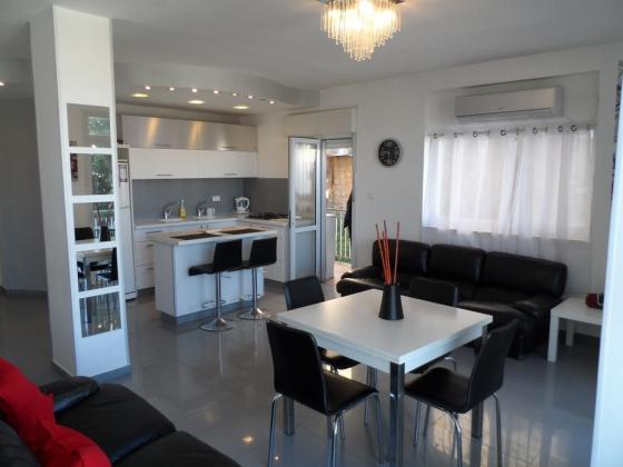 דירה 3.5 חדרים להשכרה בירושלים | הרב עוזיאל | בית וגן