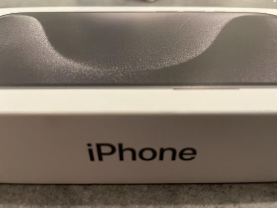 אייפון 15 פרו חדש באריזה