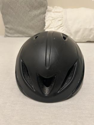 קסדה אוירודינמית במצב מצוין של