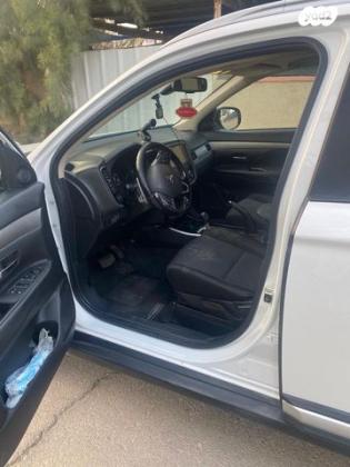 מיצובישי אאוטלנדר Intense אוט' 5 מק' 2.0 (150 כ"ס) בנזין 2017 למכירה בבאר שבע