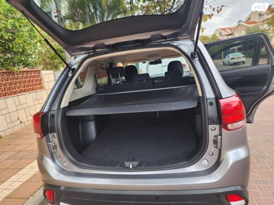 מיצובישי אאוטלנדר Intense אוט' 5 מק' 2.0 (150 כ"ס) בנזין 2017 למכירה בראשון לציון