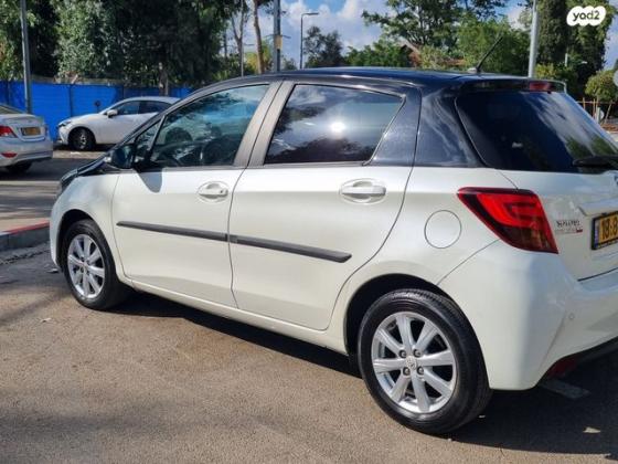 טויוטה יאריס Black Top אוט' 1.3 (99 כ"ס) בנזין 2016 למכירה בפתח תקווה