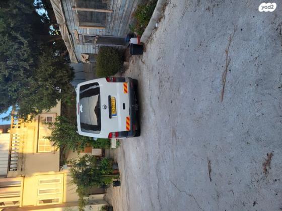 פולקסווגן טרנספורטר מסחרי/נוסעים Delivery Van קצר ידני דיזל 2.0 (84 כ''ס) דיזל 2010 למכירה בבאקה אל ע'רביה