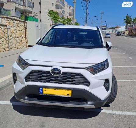 טויוטה RAV4 ארוך 4X2 Experience אוט' 2.0 (175 כ''ס) בנזין 2020 למכירה ברכסים