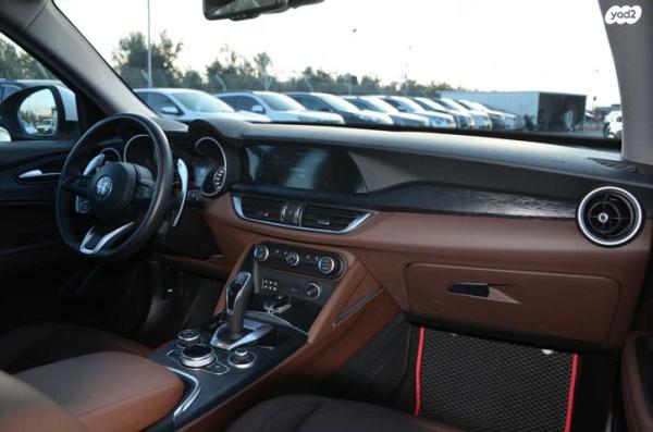 אלפא רומיאו סטלויו 4X4 Monza AWD אוט' 2.0 (200 כ''ס) בנזין 2021 למכירה בעפולה