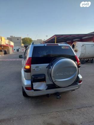 טויוטה לנד קרוזר ארוך 4X4 Luxury אוט' דיזל 8 מק' 3.0 (166 כ''ס) דיזל 2005 למכירה באילת