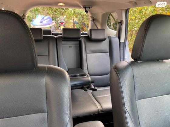 מיצובישי אאוטלנדר Premium אוט' 7 מק' 2.0 (150 כ''ס) בנזין 2016 למכירה בחולון