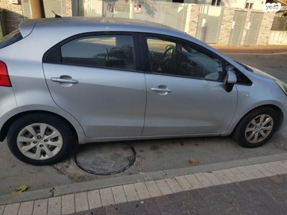 קיה ריו LX הצ'בק אוט' 1.4 (109 כ''ס) בנזין 2012 למכירה ברעננה