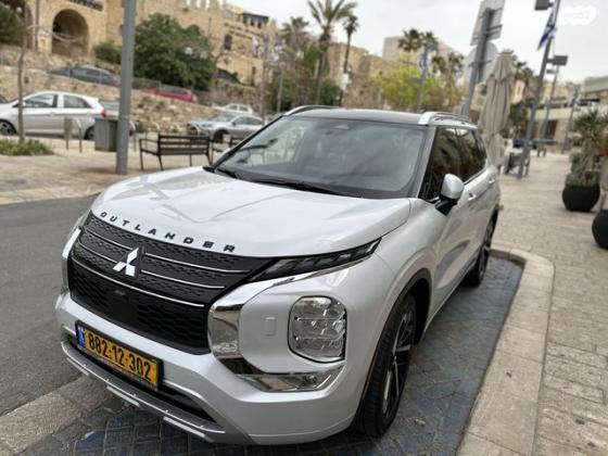 מיצובישי אאוטלנדר 4X4 Luxury TTH אוט' 7 מק' 2.5 (181 כ"ס) בנזין 2022 למכירה בתל אביב יפו