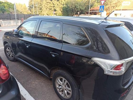 מיצובישי אאוטלנדר Instyle אוט' 7 מק' 2.0 (150 כ"ס) בנזין 2015 למכירה בפרדס חנה כרכור