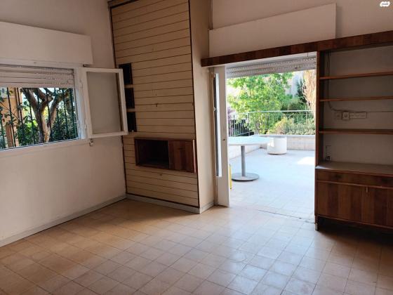 דבורה הנביאה 7 (מתחם נגבה)