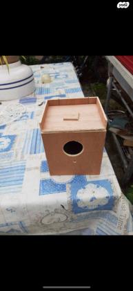 למכירה מתקנים לאוכל ושתייה לתוכים,וגם