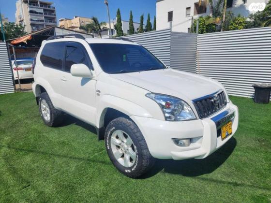 טויוטה לנד קרוזר קצר 4X4 STD אוט' דיזל 3.0 (173 כ''ס) דיזל 2008 למכירה בראשון לציון