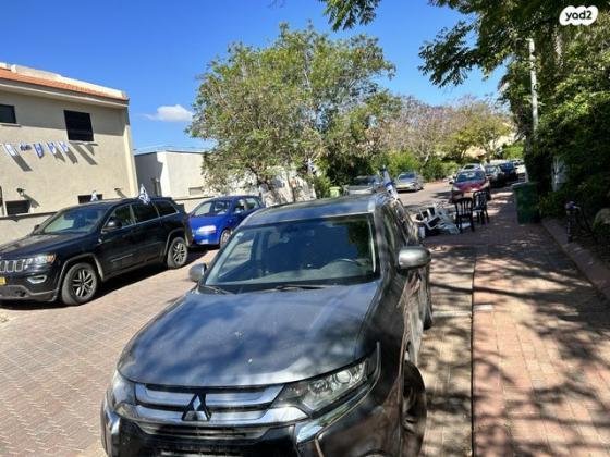 מיצובישי אאוטלנדר Instyle אוט' 7 מק' 2.0 (150 כ"ס) בנזין 2016 למכירה במודיעין מכבים רעות