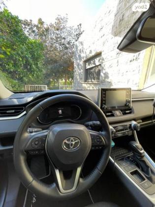 טויוטה RAV4 הייבריד E-xperience הייבריד 5 דל' אוט' 2.5 (178 כ''ס) בנזין 2022 למכירה בהרצליה