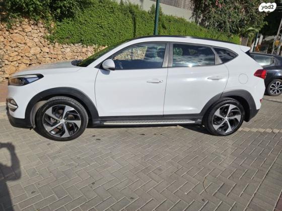 יונדאי טוסון Luxury אוט' בנזין 2.0 (155 כ"ס) בנזין 2018 למכירה בקרית אונו