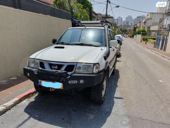 ניסאן טראנו ארוך 4X4 SE אוט' דיזל 3.0 (154 כ''ס) דיזל 2005 למכירה בחולון