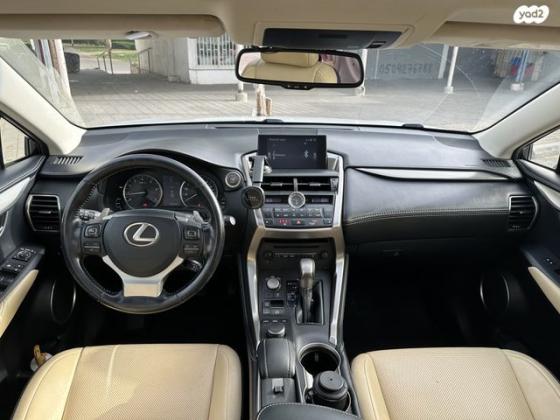 לקסוס NX 4X4 NX200T Premium אוט' 2.0 (238 כ"ס) בנזין 2017 למכירה בבת ים