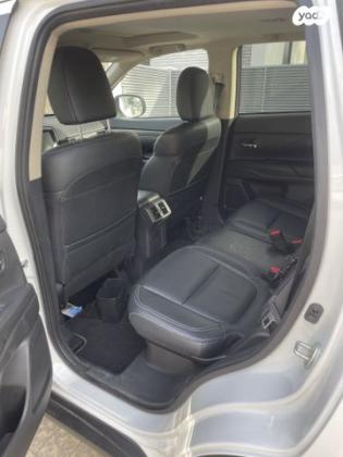 מיצובישי אאוטלנדר Premium אוט' 7 מק' 2.0 (150 כ''ס) בנזין 2021 למכירה בראשון לציון