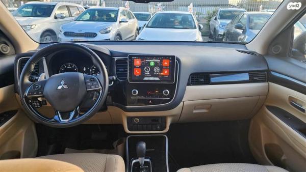 מיצובישי אאוטלנדר Instyle אוט' 7 מק' 2.0 (150 כ"ס) בנזין 2020 למכירה ב