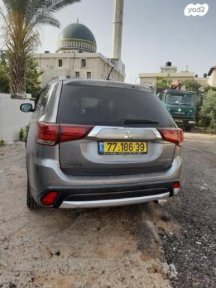 מיצובישי אאוטלנדר Premium אוט' 7 מק' 2.0 (150 כ''ס) בנזין 2016 למכירה בטירה