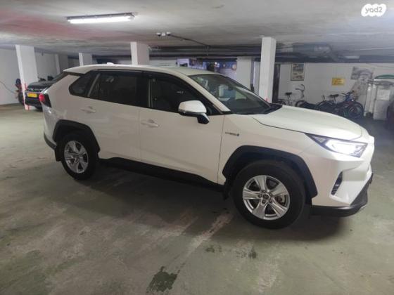 טויוטה RAV4 הייבריד E-xperience הייבריד 5 דל' אוט' 2.5 (178 כ''ס) בנזין 2019 למכירה בתל אביב יפו