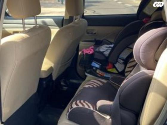 מיצובישי אאוטלנדר Instyle אוט' 7 מק' 2.0 (150 כ"ס) בנזין 2016 למכירה בהוד השרון