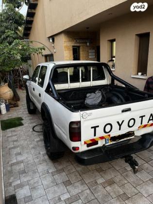 טויוטה היילקס 4X4 4X4 SR דאבל קבינה ידני דיזל 2.5 (102 כ''ס) דיזל 2005 למכירה בכפר יונה
