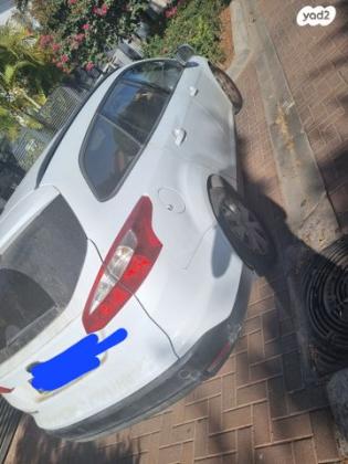 פורד פוקוס Trend סטיישן אוט' 1.6 (125 כ''ס) בנזין 2013 למכירה בכפר סבא