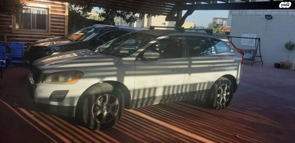 וולוו XC60 Kinetic סטיישן אוט' 2.0 (203 כ"ס) בנזין 2011 למכירה באבו סנאן