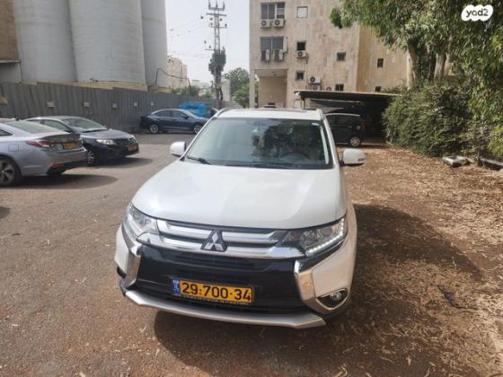 מיצובישי אאוטלנדר Premium אוט' 7 מק' 2.0 (150 כ''ס) בנזין 2015 למכירה בפתח תקווה