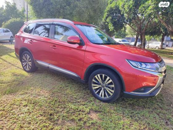 מיצובישי אאוטלנדר Premium אוט' 7 מק' 2.0 (150 כ''ס) בנזין 2018 למכירה בתל אביב יפו