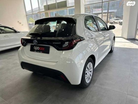 טויוטה יאריס הייבריד Flow Plus אוט' 1.5 (92 כ"ס) בנזין 2023 למכירה באשדוד
